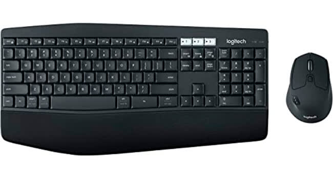 foto de um teclado ergonômico Mk850 e um mouse da Logitech