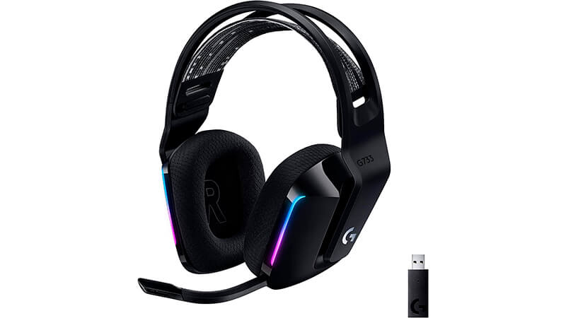 imagem que mostra o headset sem fio Logitech G733 ao lado do seu receptor USB