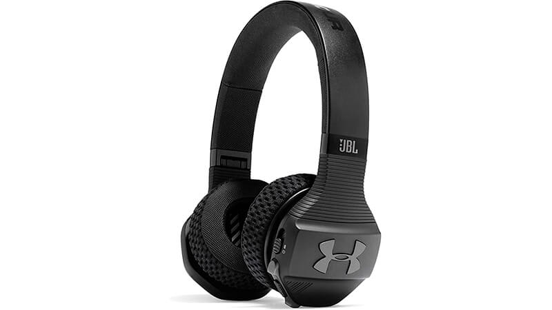 imagem de um fone de ouvido Under Armour JBL na cor preta