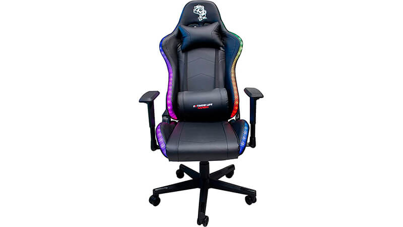 imagem de uma cadeira gamer ELG Chroma com estampa preta e fitas laterais com RGB