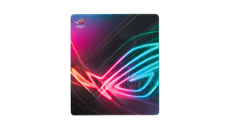 imagem de um mouse pad Asus ROG Edge com estampa colorida