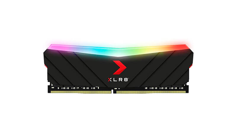 imagem de um pente de memória RAM de 8GB da PNY com iluminação RGB