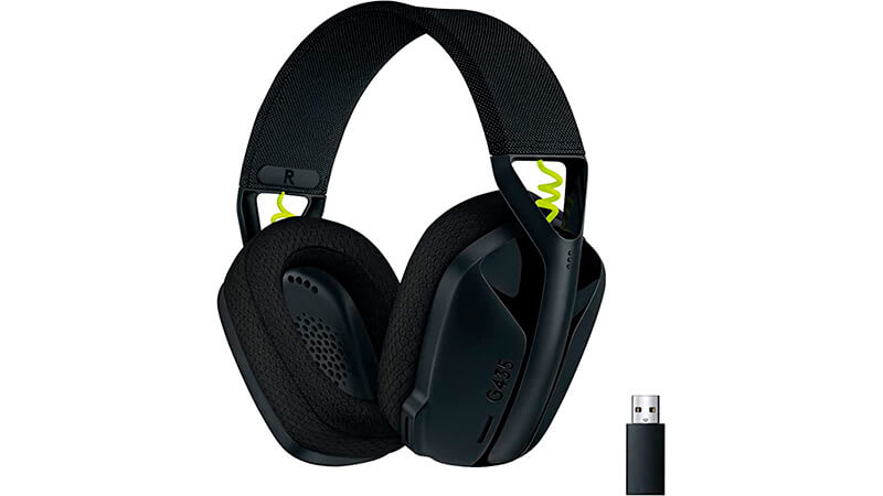 imagem de um headset Logitech G435 sem fio e na cor preta ao lado de um receptor USB