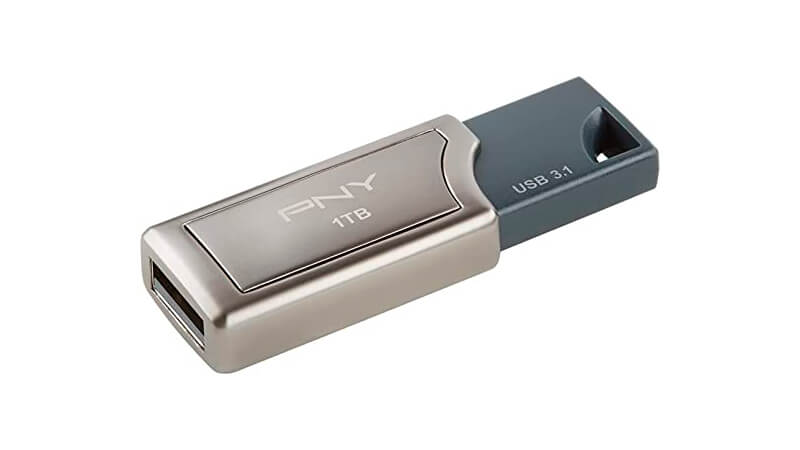 imagem de um pen drive de 1TB PNY com design cromado