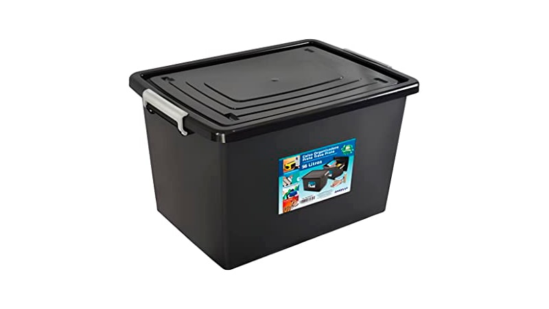 imagem de uma caixa organizadora de 56 litros na cor preta com tampa
