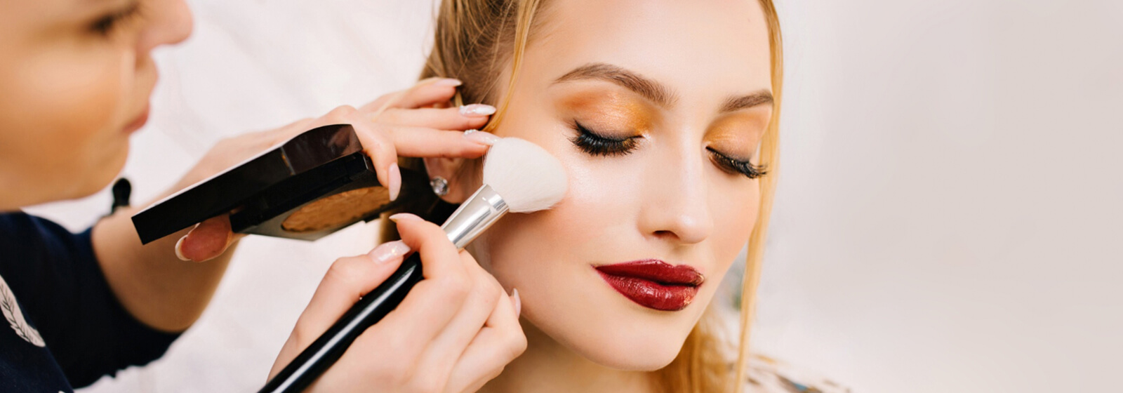 Top 10 Melhores Cursos de Maquiagem Profissional Online em 2023