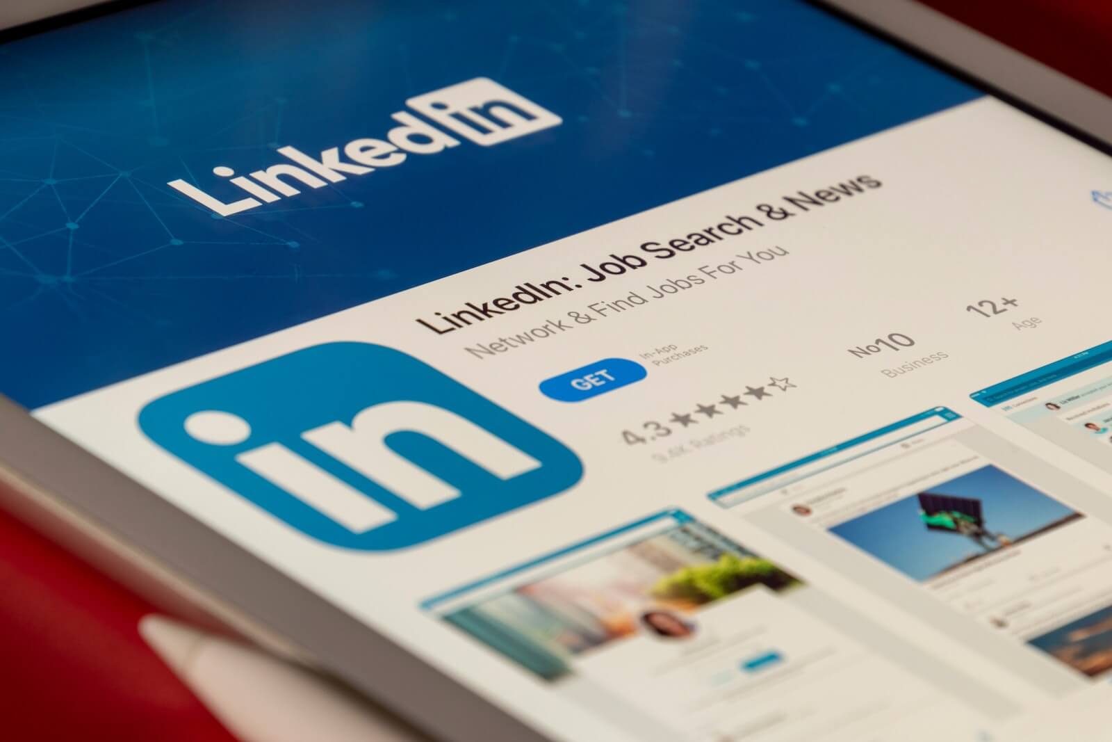 How to Use LinkedIn to Find a Job