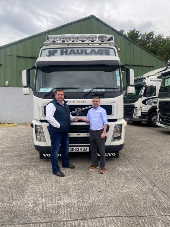 2B5F4D84-2559-4E7F-96A5-6A4FB3D00231