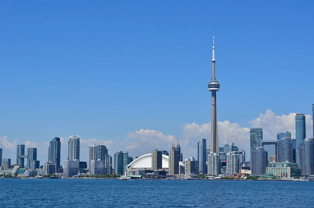 Skyline di Toronto con la CN Tower