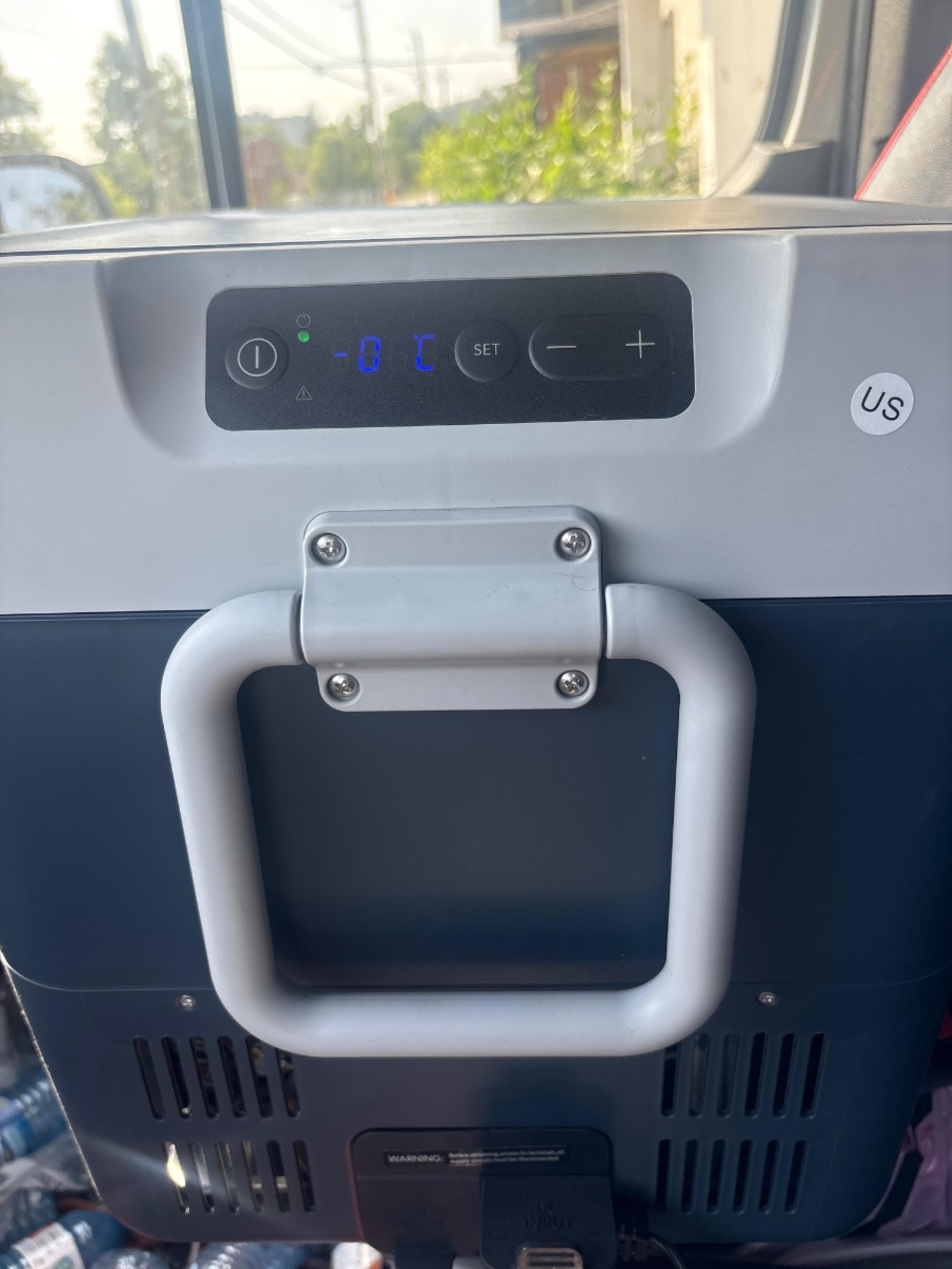 Igloo electric cooler for rent — toolshare
