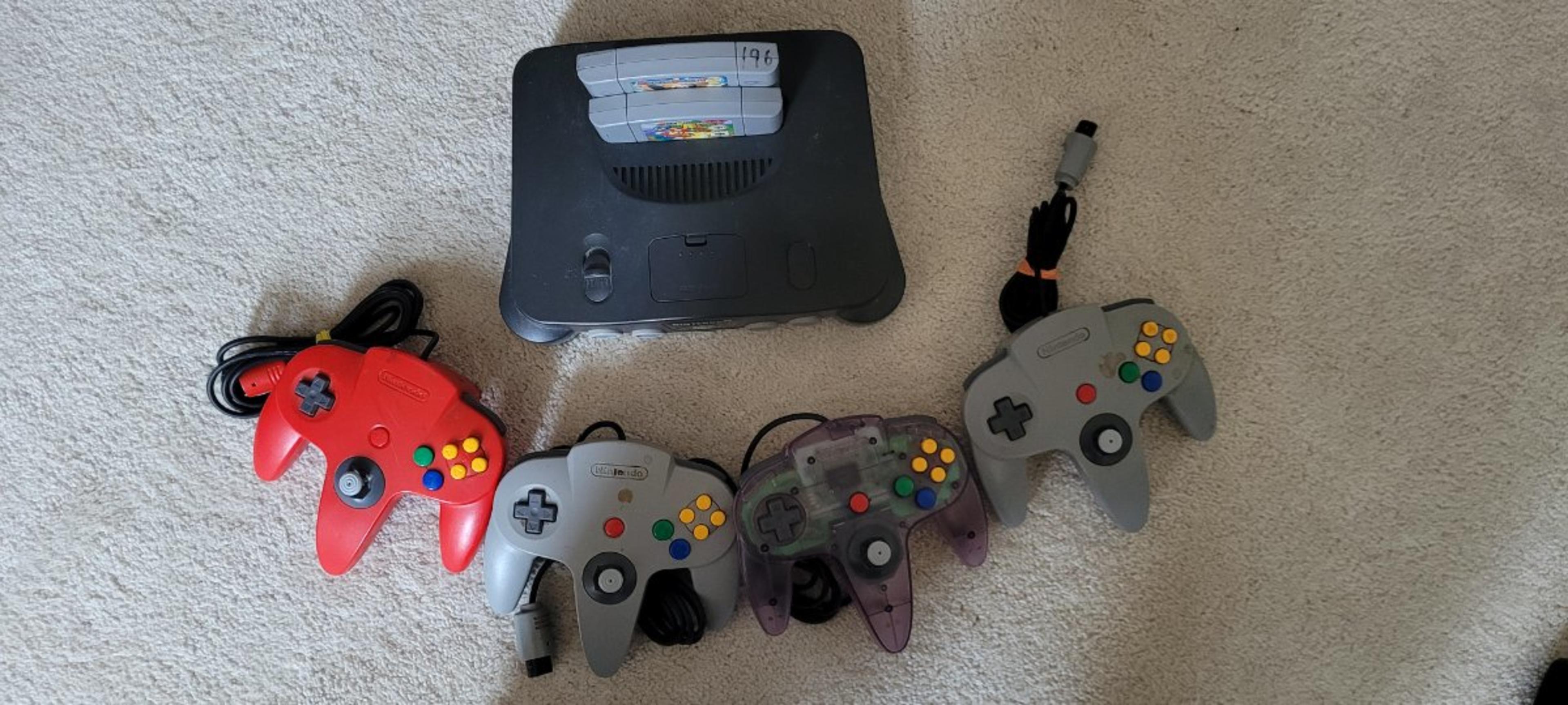 Nintendo N64 - 4 Controllers - 2 Game for rent — toolshare