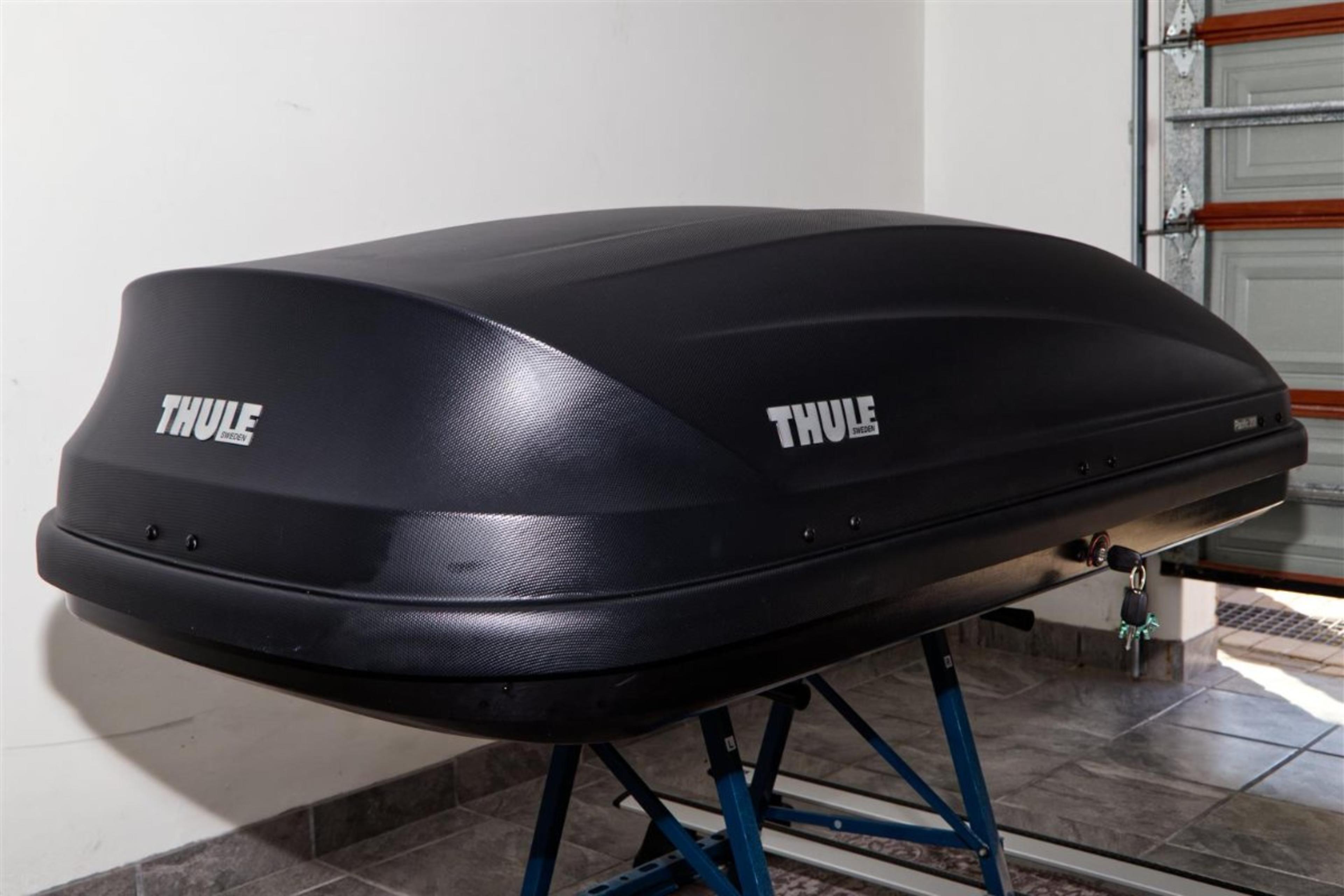 Rooftop Cargo Box for rent — toolshare