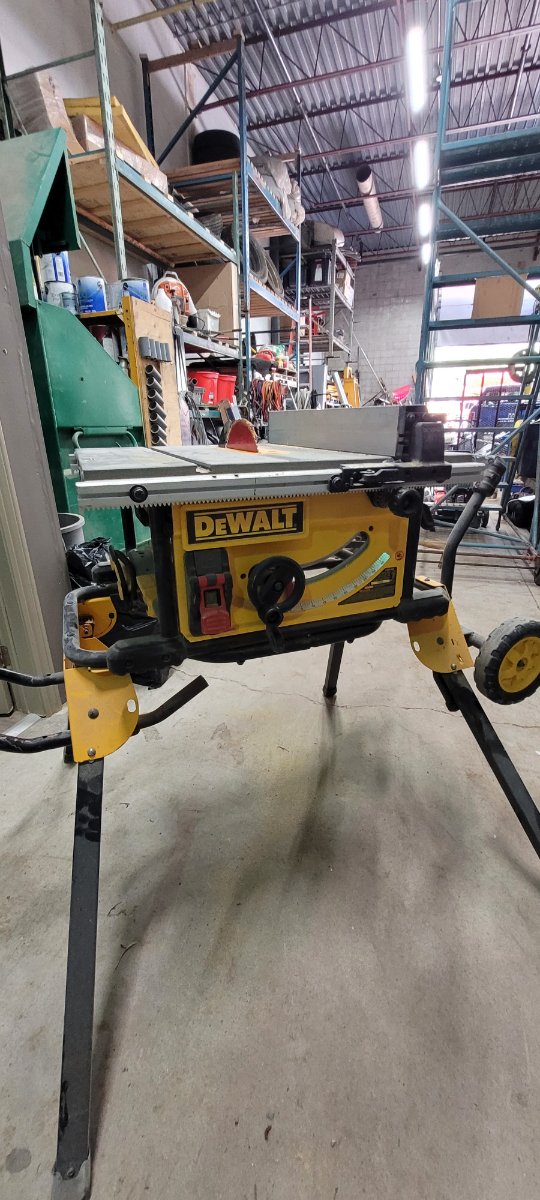 Tablesaw with stand — photo 1