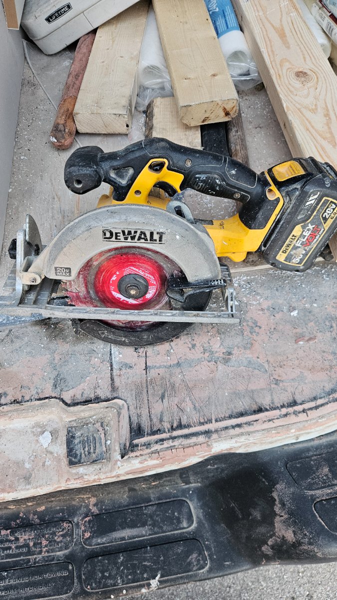 Dewalt skilsaw — photo 1