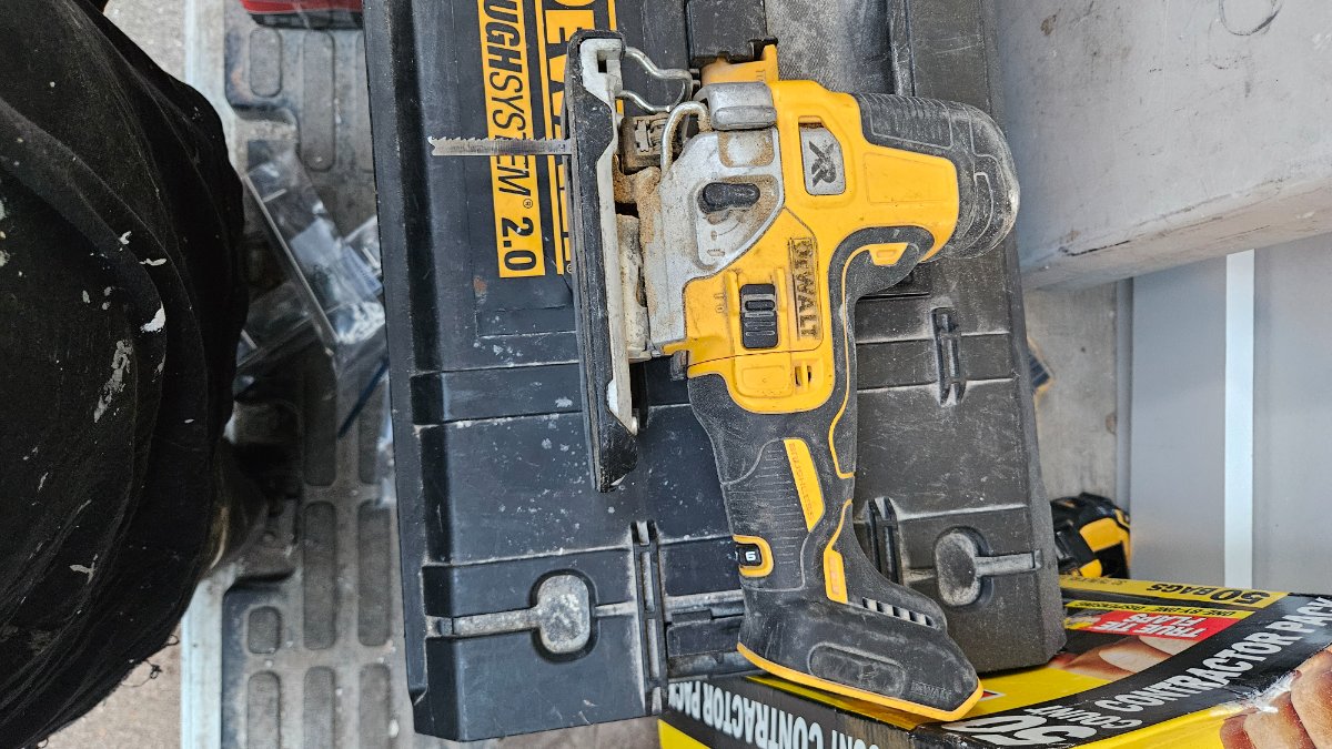 Dewalt jigsaw — photo 1