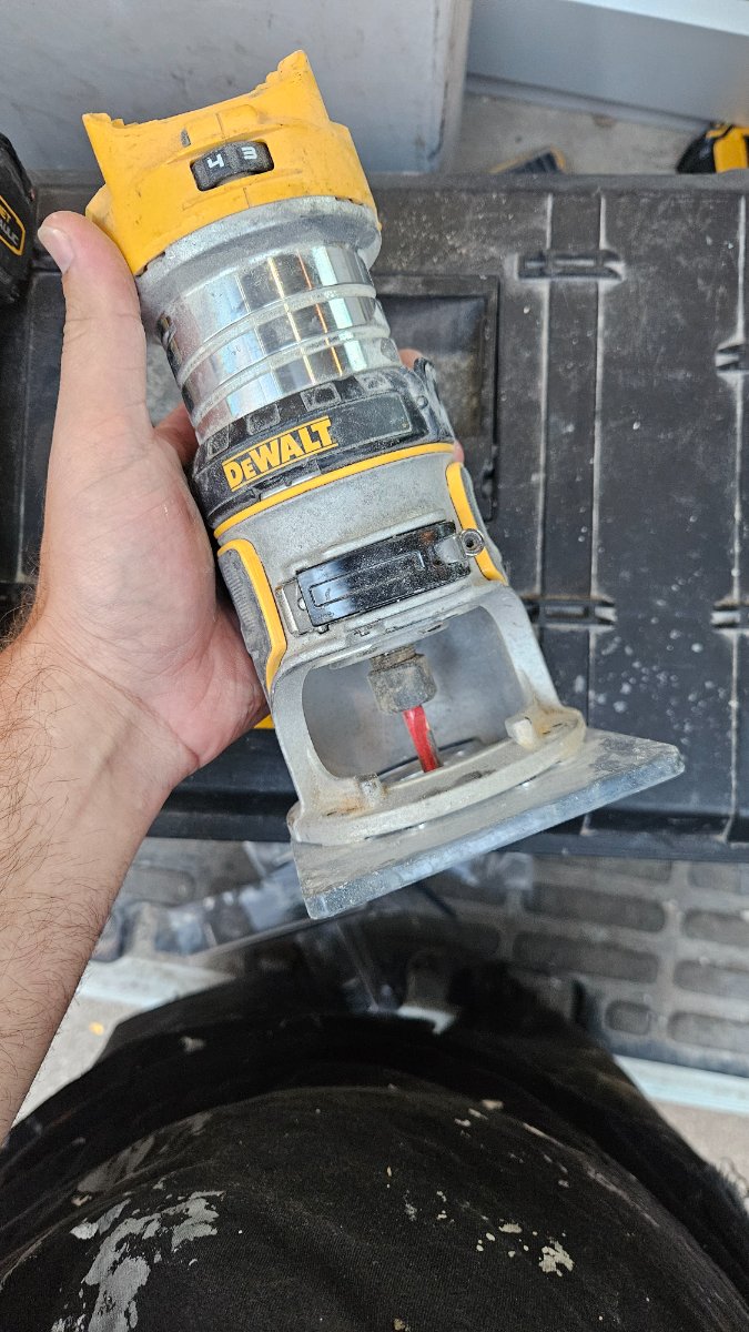 Dewalt wood router — photo 1