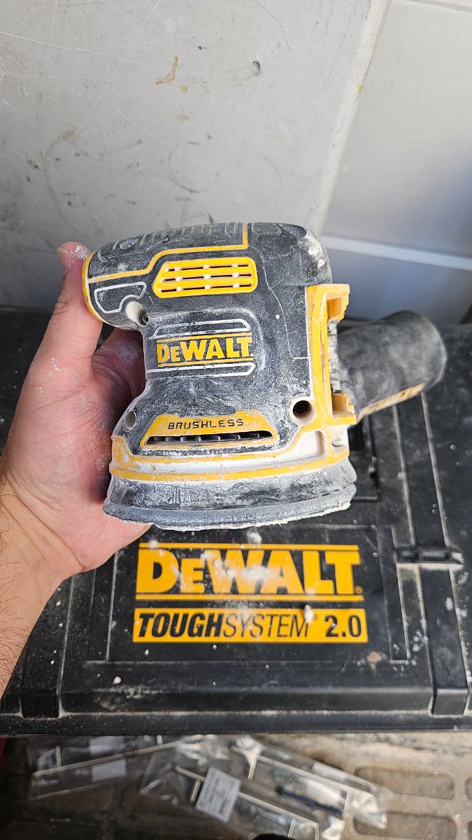 Dewalt Palm Sander — photo 1