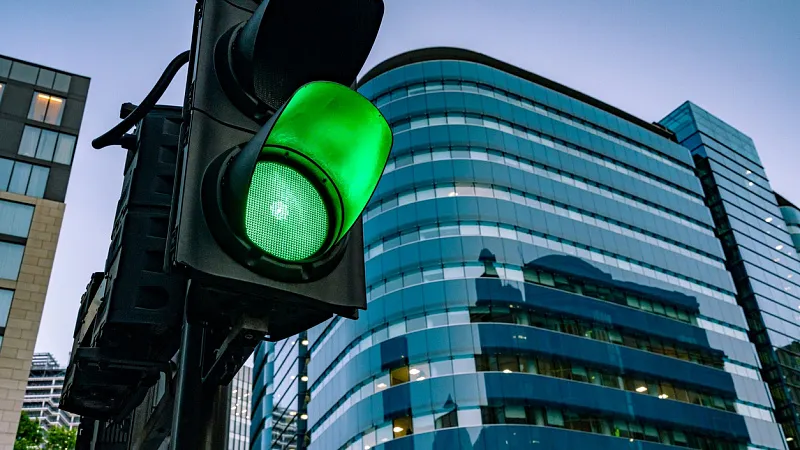 traffic signal system in Dubai