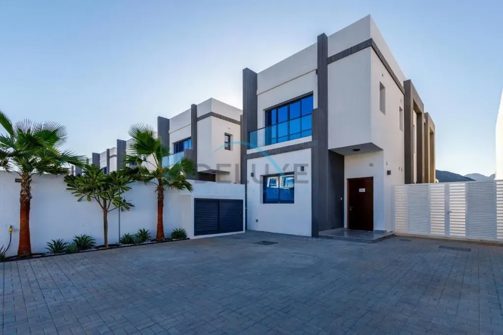 rent an apartment in Fujairah