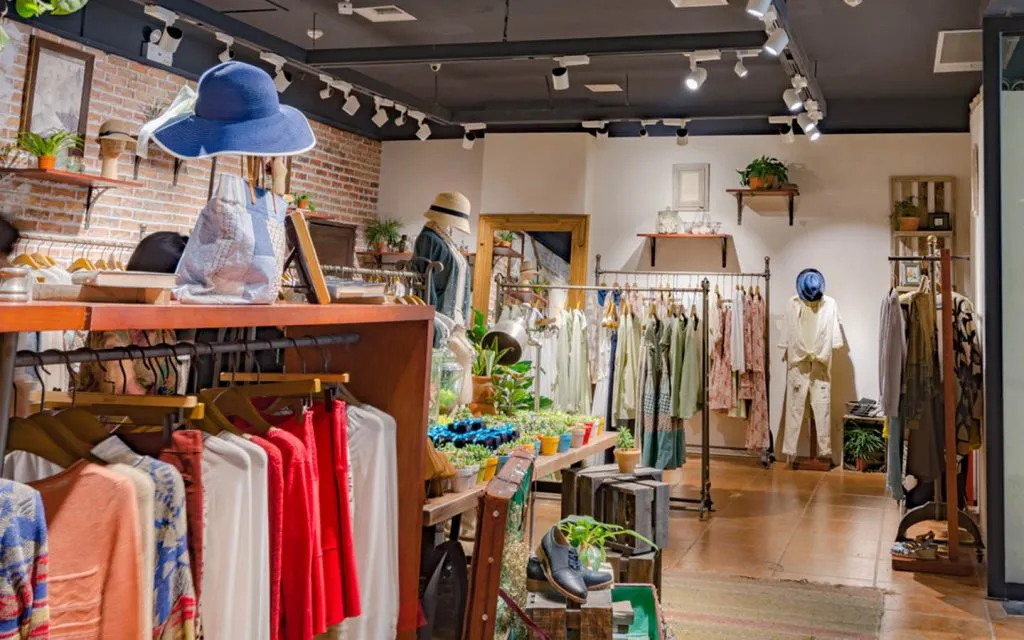 clothing stores in Dubai 