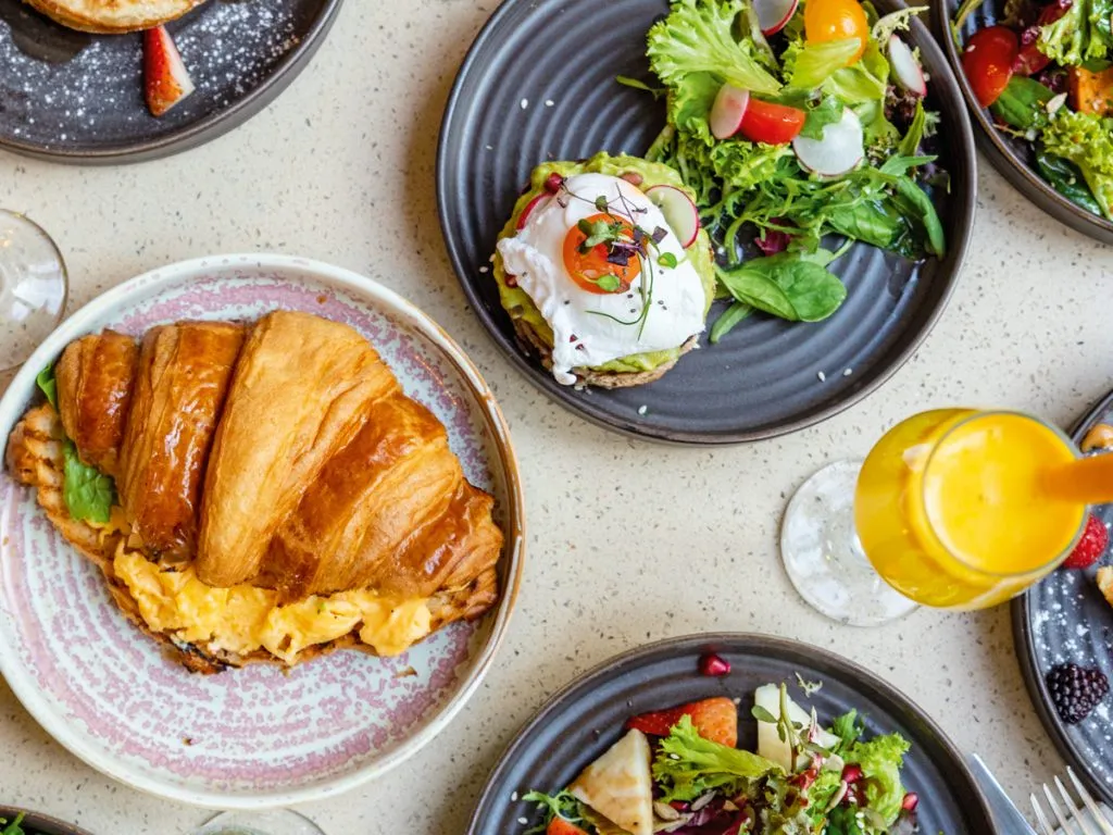 breakfast spots in Abu Dhabi