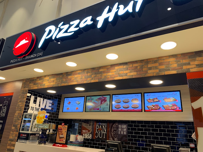 fast food chains in the UAE