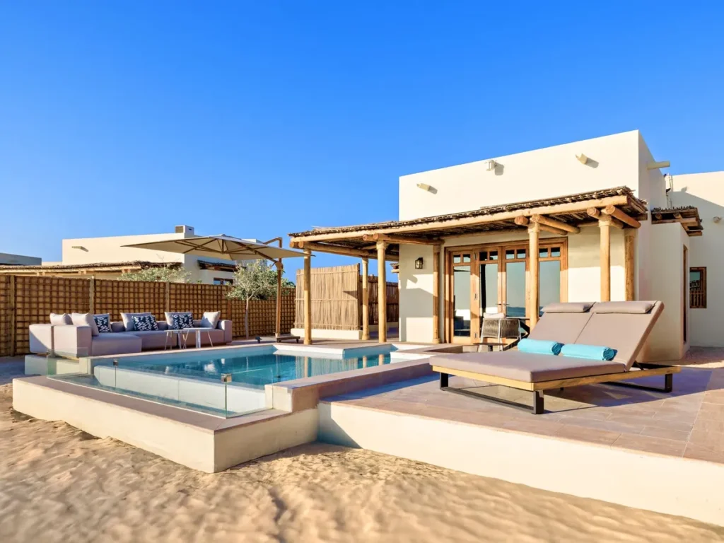 beach dining on Sir Bani Yas Island