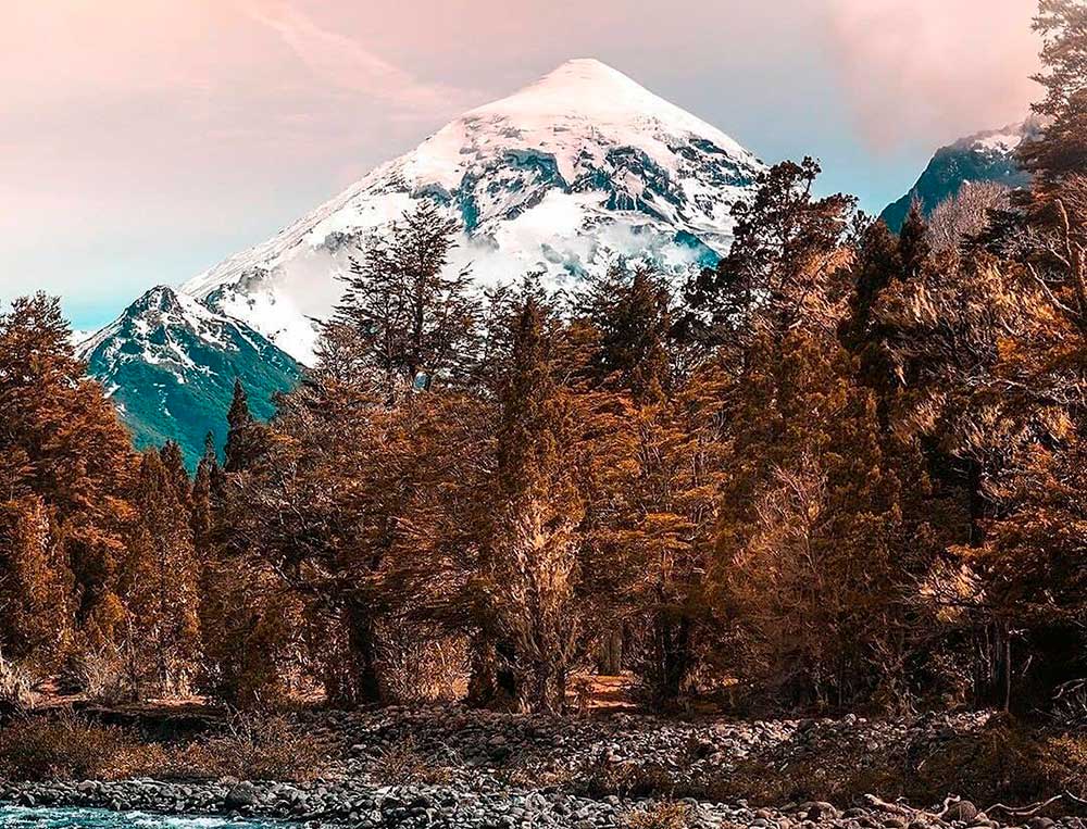 Neuquén energético, Volcanes, termas y renacer interior, ARGENTINA
