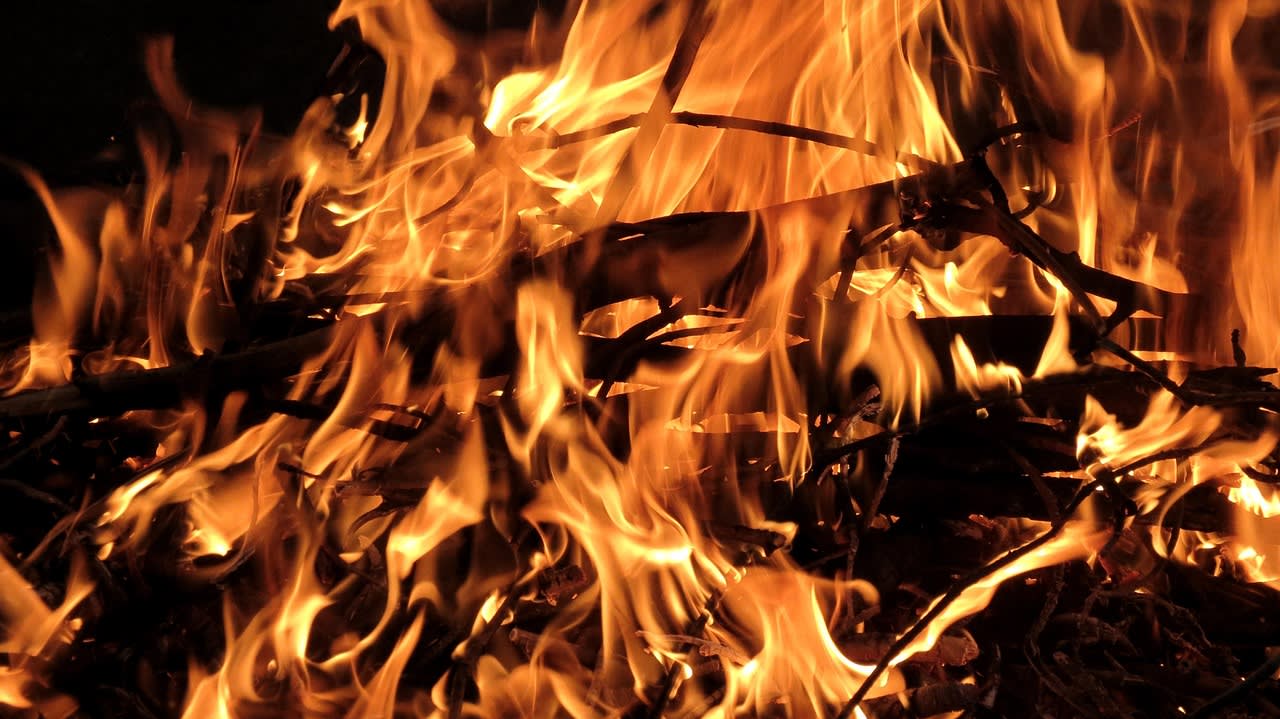 Imagen relacionada con Soñar con fuego: destrucción pero también purificación y renovación