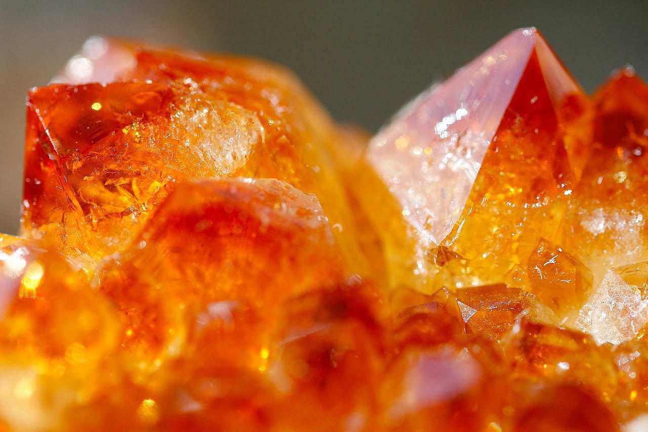 Imagen relacionada con Cristales, gemas, objetos espirituales: uso para sanación, protección, armonización energética