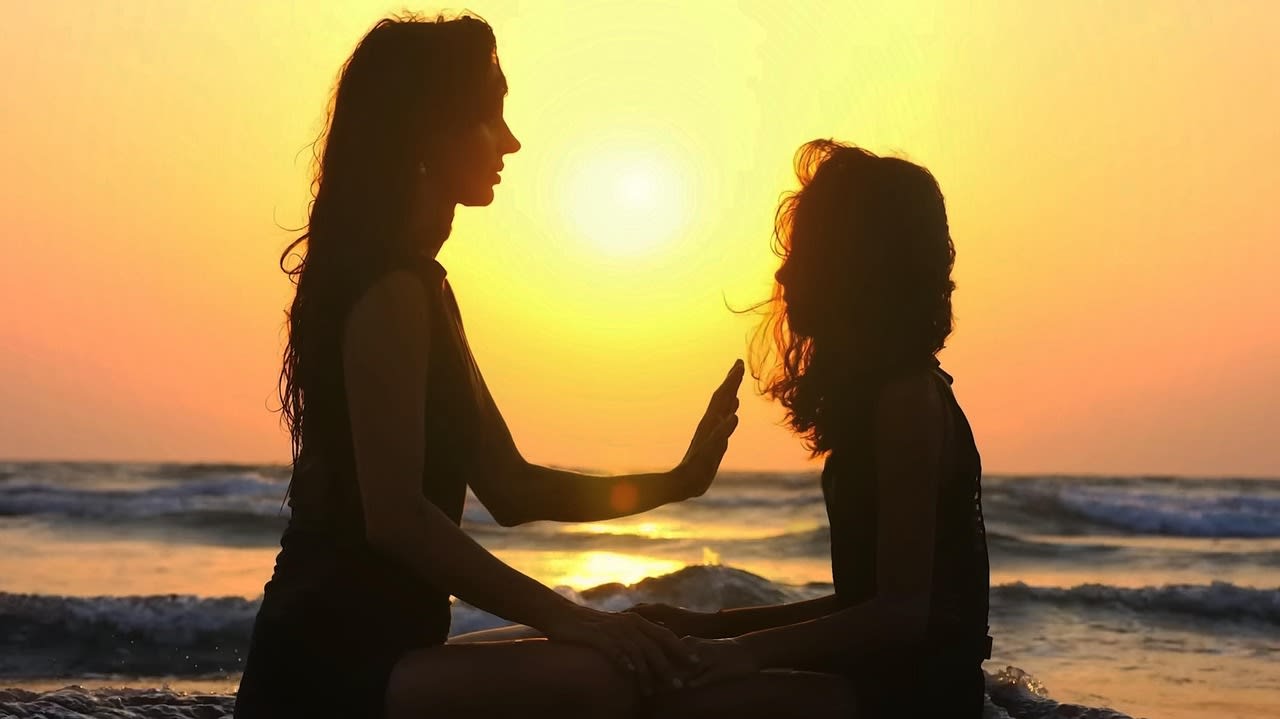 Imagen relacionada con ¿Existe el KARMA? Qué son las relaciones kármicas y qué tienen para enseñarte