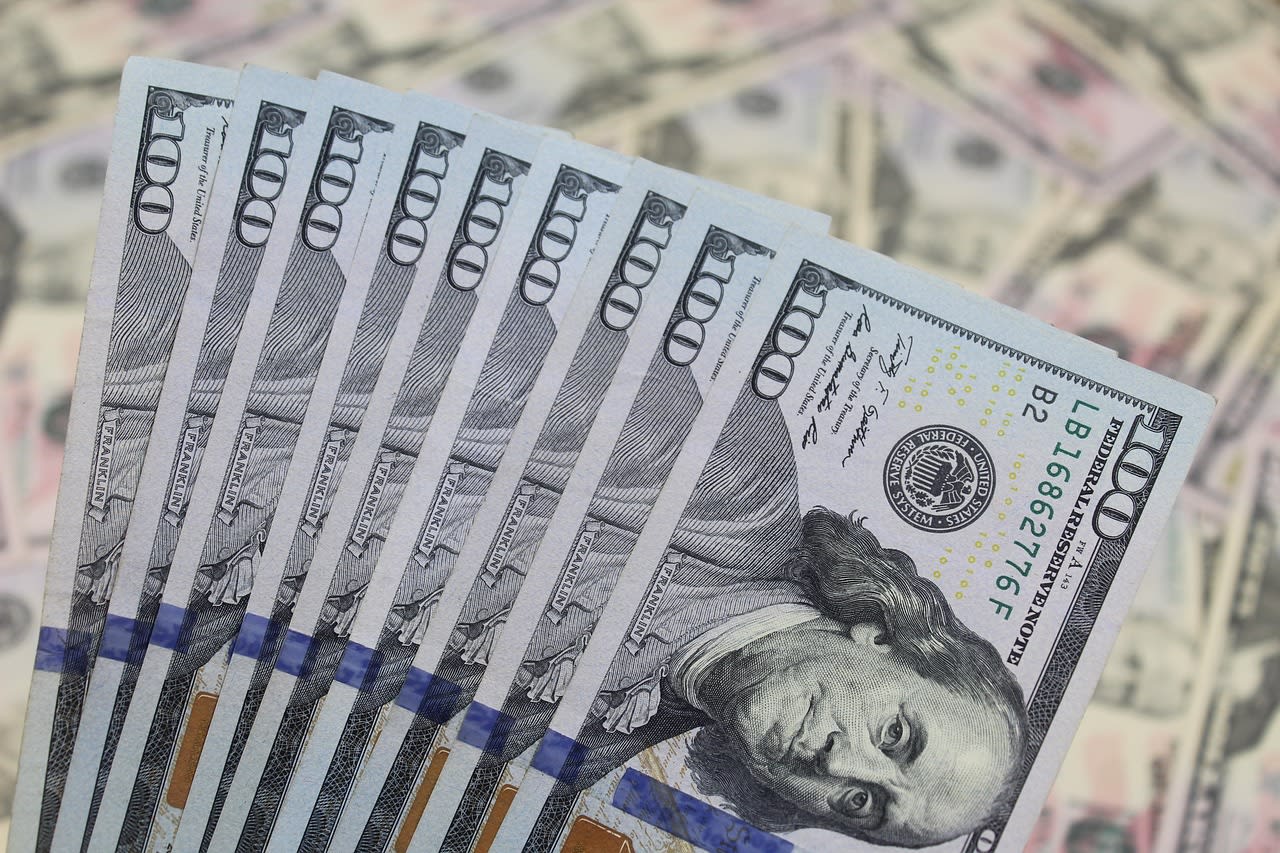 Imagen relacionada con Soñar con dinero: abundancia, deseos materiales o preocupación financiera