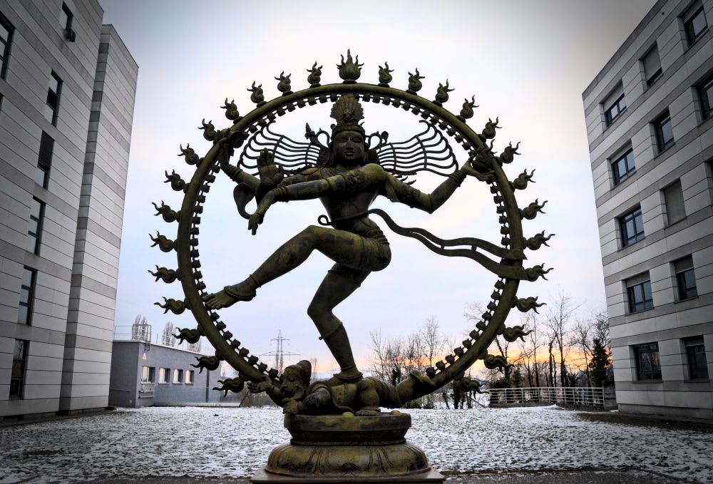 El ritual de Shiva en el CERN Invocación o simbolismo