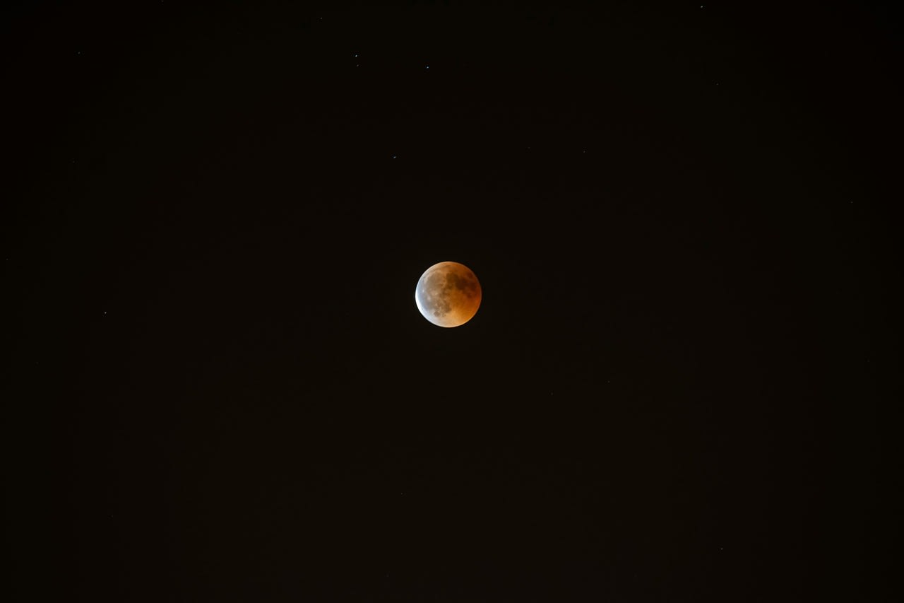 Imagen relacionada con Qué significa espiritualmente el eclipse solar parcial del 21 de septiembre para el amor