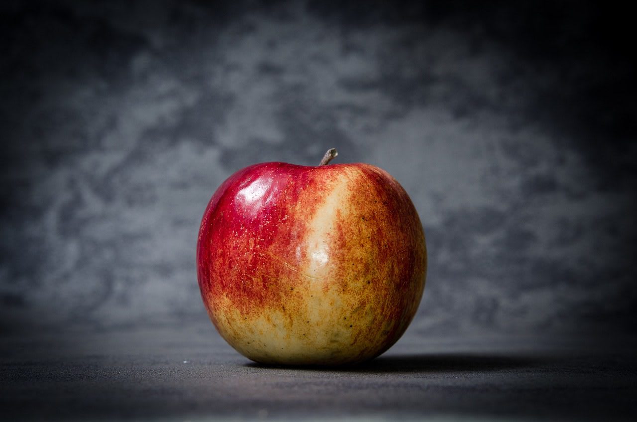 El Ritual de la Manzana, Un Símbolo de Prosperidad que Atrae Abundancia