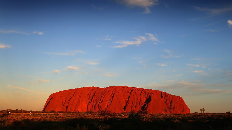 El misterio espiritual de Uluru: la montaña sagrada de Australia 1 El misterio espiritual de Uluru, la montaña sagrada de Australia 2026