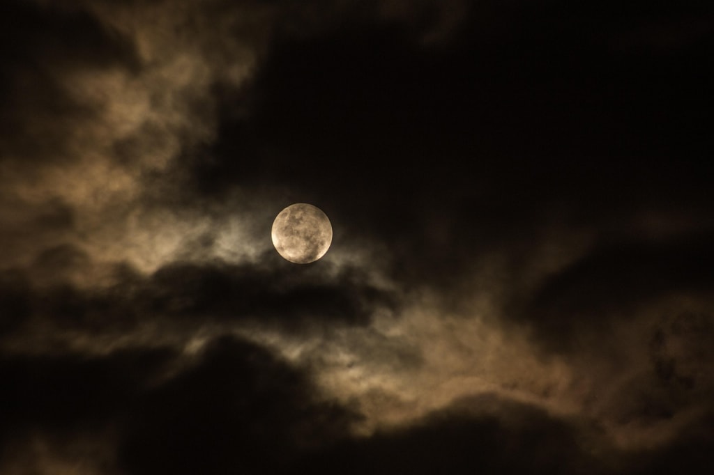 La Luna Llena de octubre 2025 (“Harvest Supermoon”) tiene un significado espiritual raro y será especialmente visible. – imagen 2 Imagen relacionada con La Luna Llena de octubre 2025 (“Harvest Supermoon”) tiene un significado espiritual raro y será especialmente visible.