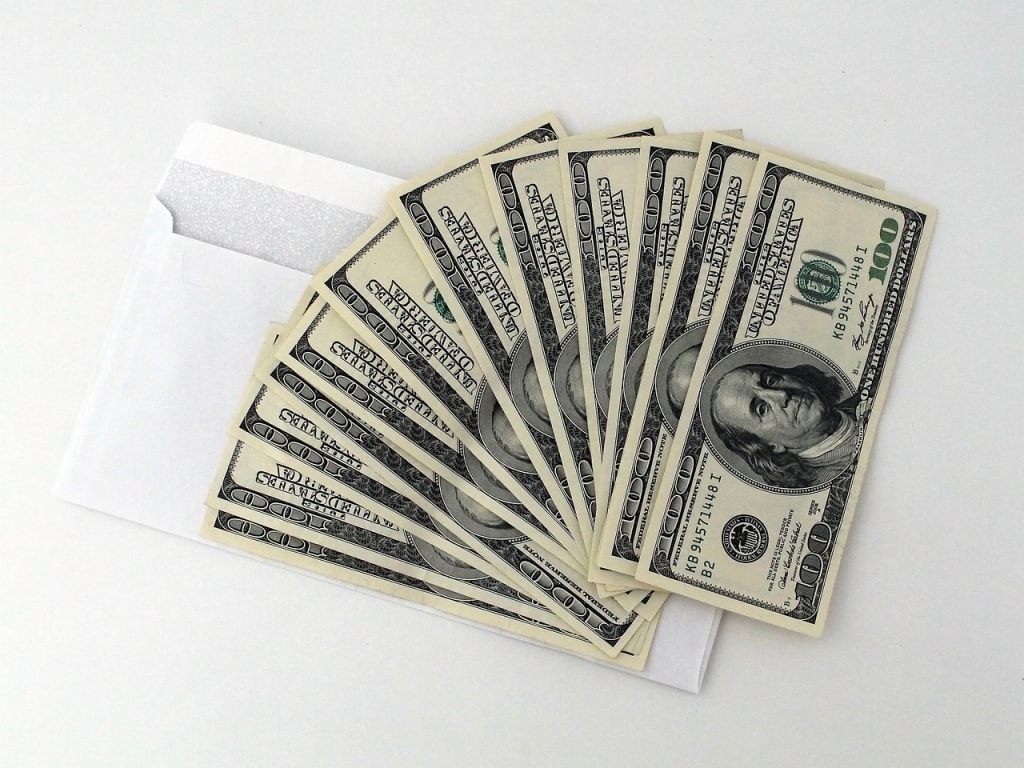 Imagen relacionada con Soñar con dinero: abundancia, deseos materiales o preocupación financiera