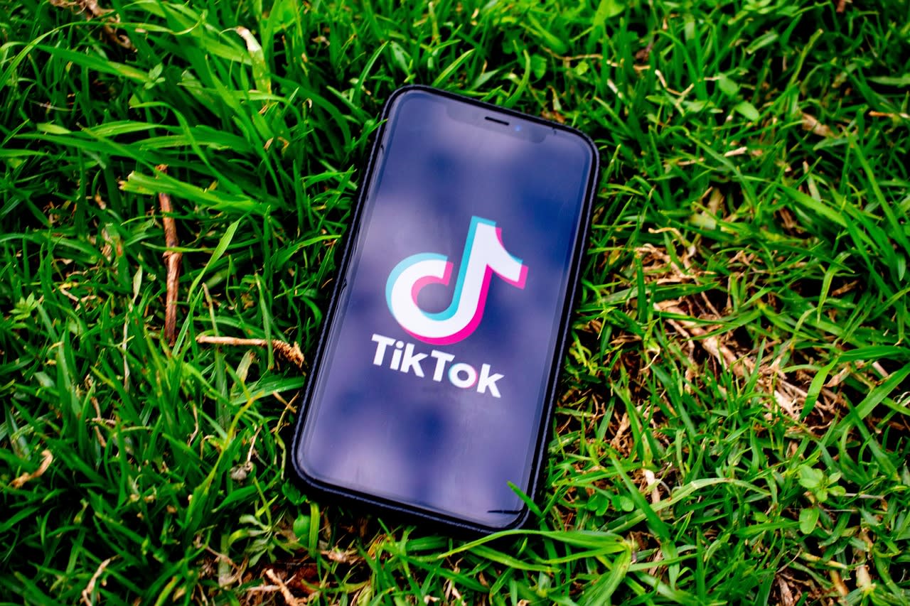 Se viralizó en TikTok el hábito de dormir con cinta en la boca: Médicos advierten riesgos – imagen 1 Imagen relacionada con Se viralizó en TikTok el hábito de dormir con cinta en la boca: Médicos advierten riesgos