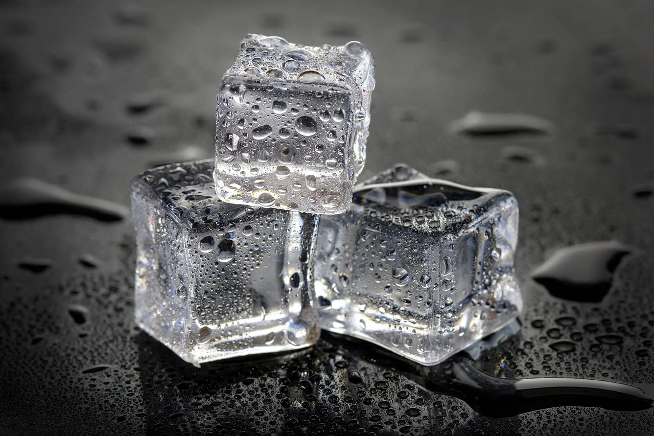 Imagen relacionada con La rutina extrema de las 4 a.m. Baños de hielo, expresiones faciales locas y rituales mañaneros virales