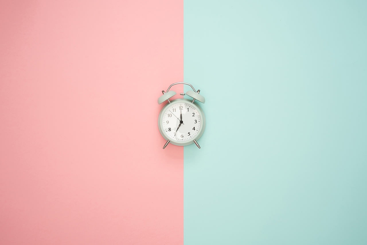 Imagen relacionada con Qué significa ver horas espejo todo el tiempo: mensajes ocultos del universo