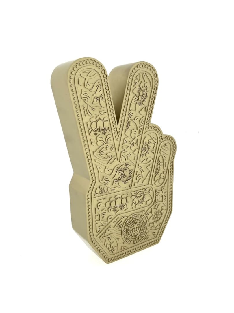 Peace Fingers Collectible (Gold) – Shepard Fairey (OBEY)