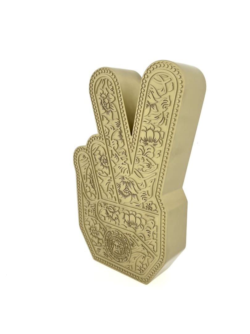 Peace Fingers Collectible (Gold) – Shepard Fairey (OBEY)