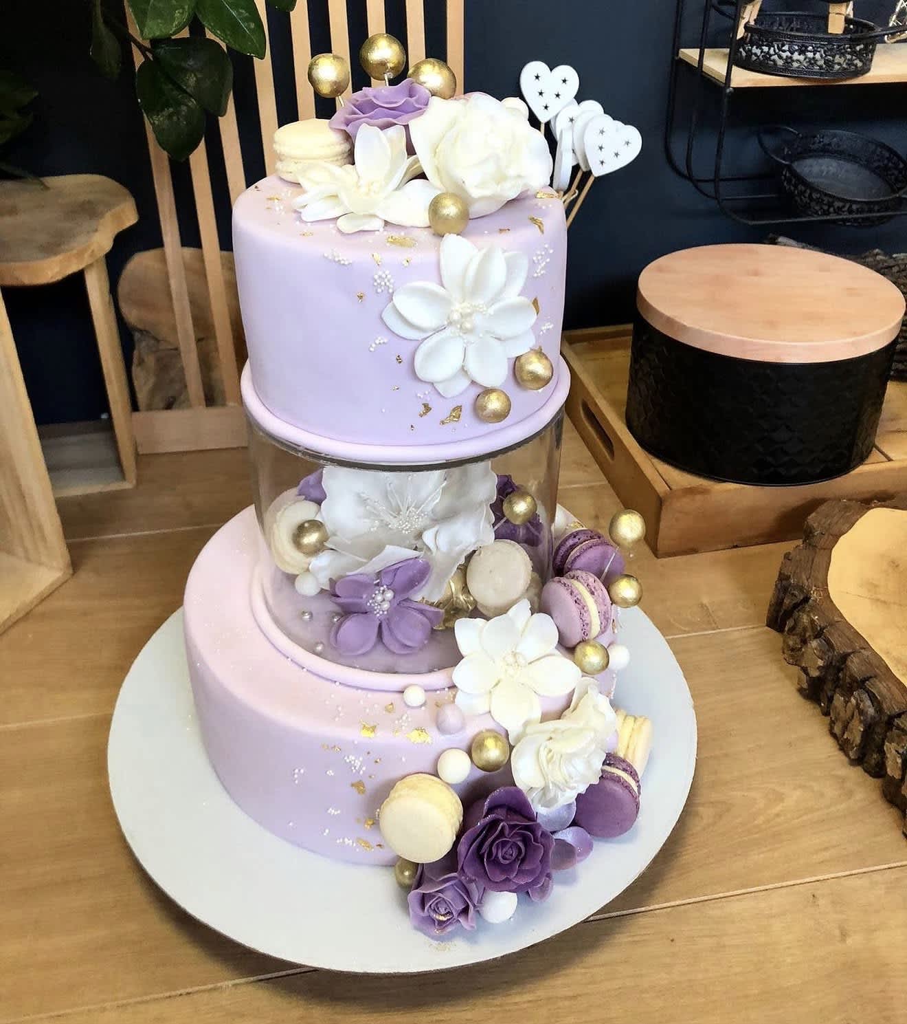 Narodeninova torta luxusne fialove kvety bratislava