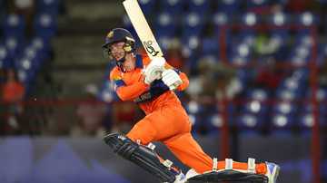 Familiar faces return as Netherlands name World Cup squad