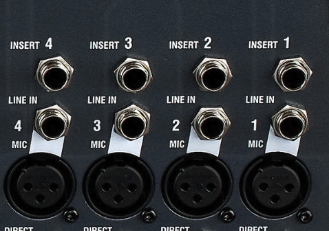 Insertos en una mesa Allen & Heath WZ4 16:2