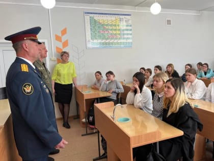 Школьникам села Пригородное рассказали о Героях Отечества