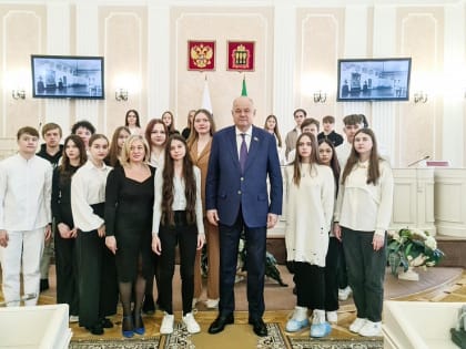 Вадим Супиков провел встречу со студентами на тему развития парламентаризма