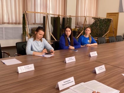Пензенские молодогвардейцы приняли участие в круглом столе на тему «Материнство и детство»