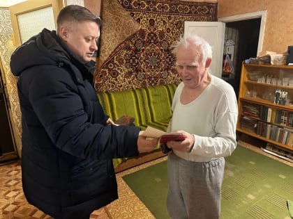 Депутаты городской Думы поблагодарили ветеранов за их трудовой подвиг